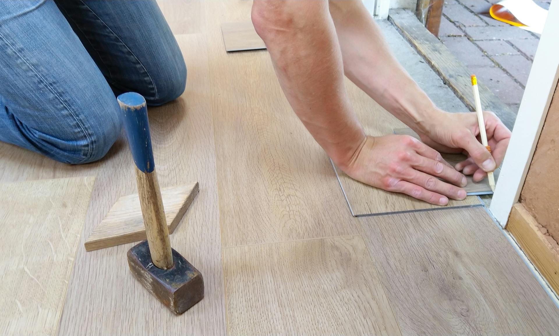 RUBIL PRO BAU - Professionelle Bodenbelag-Verlegung